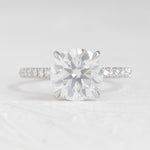 Belle | Round Moissanite 