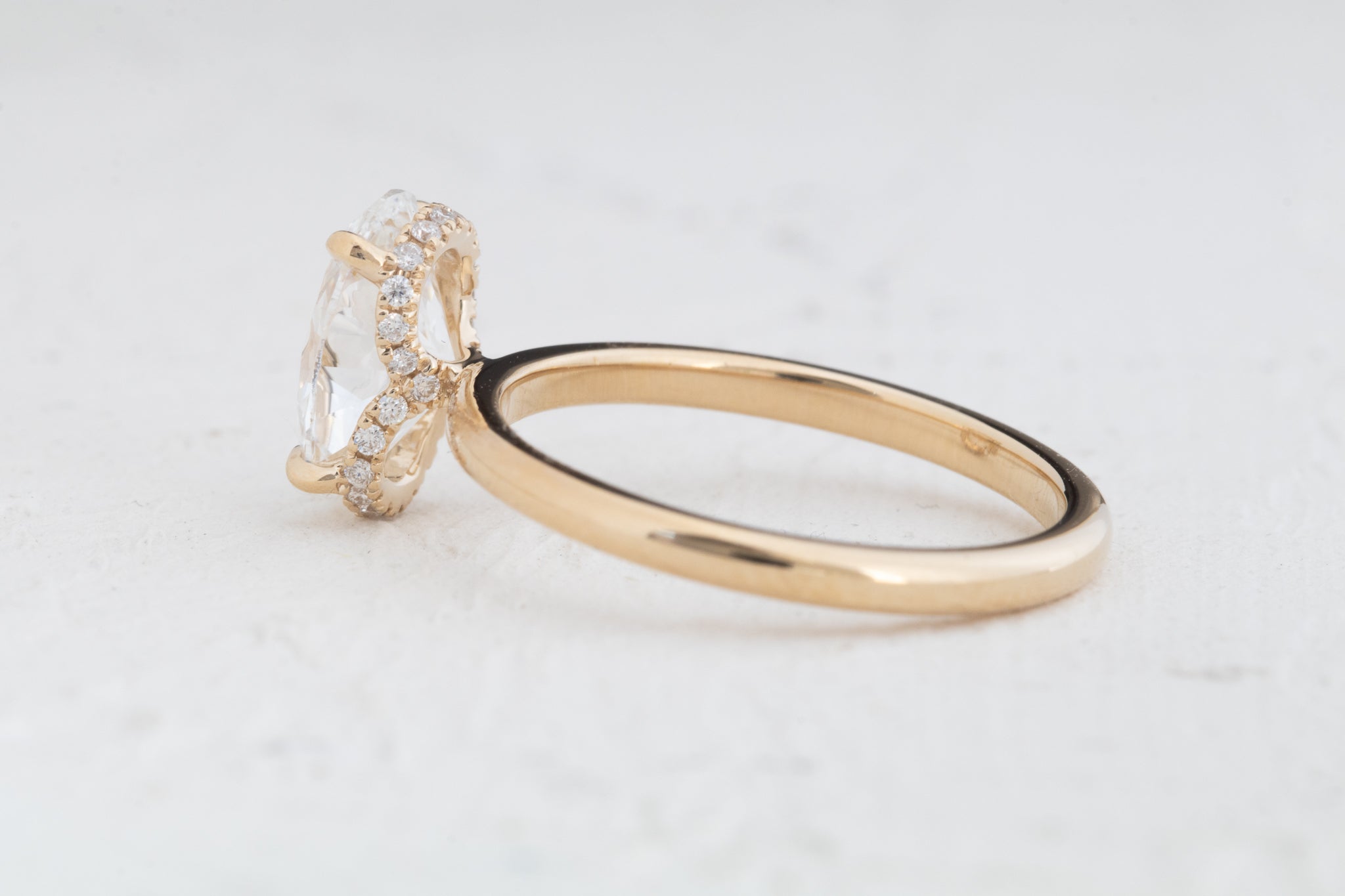 Dove | Oval Lab Diamond 