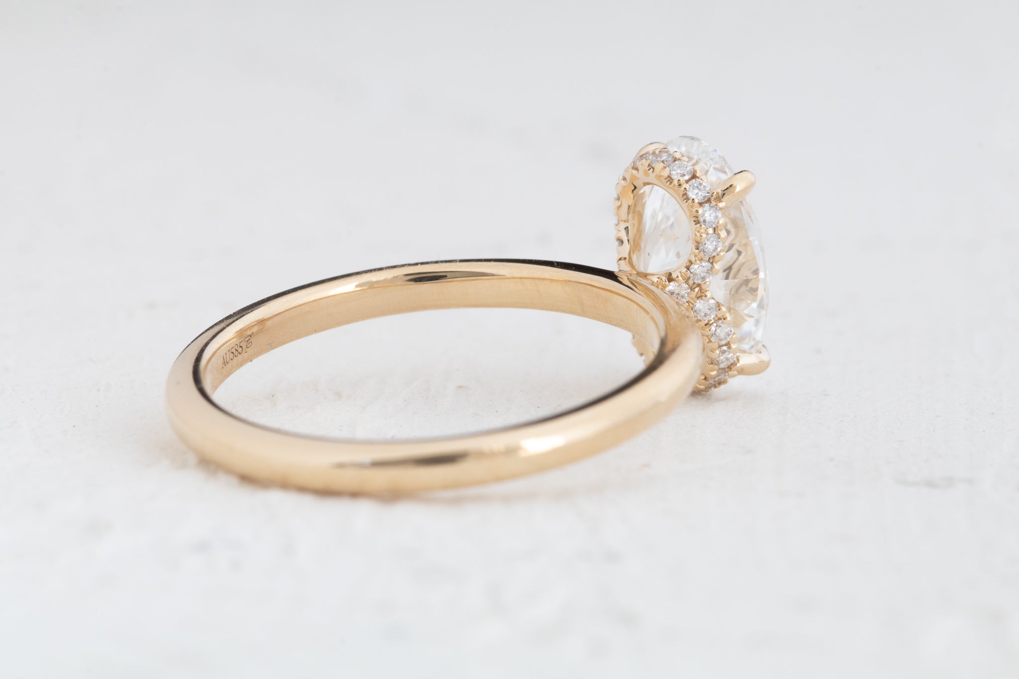 Dove | Oval Lab Diamond 