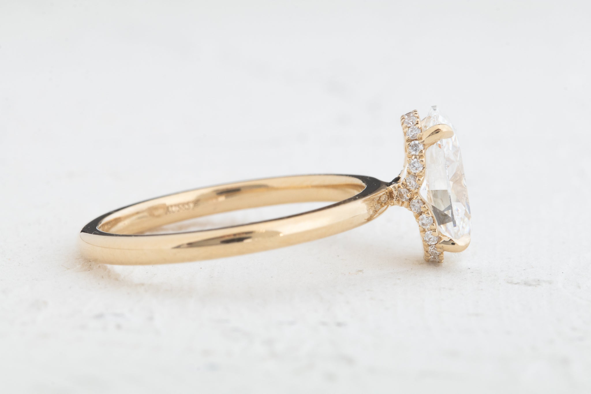 Dove | Oval Lab Diamond 