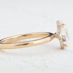 Dove | Oval Lab Diamond 