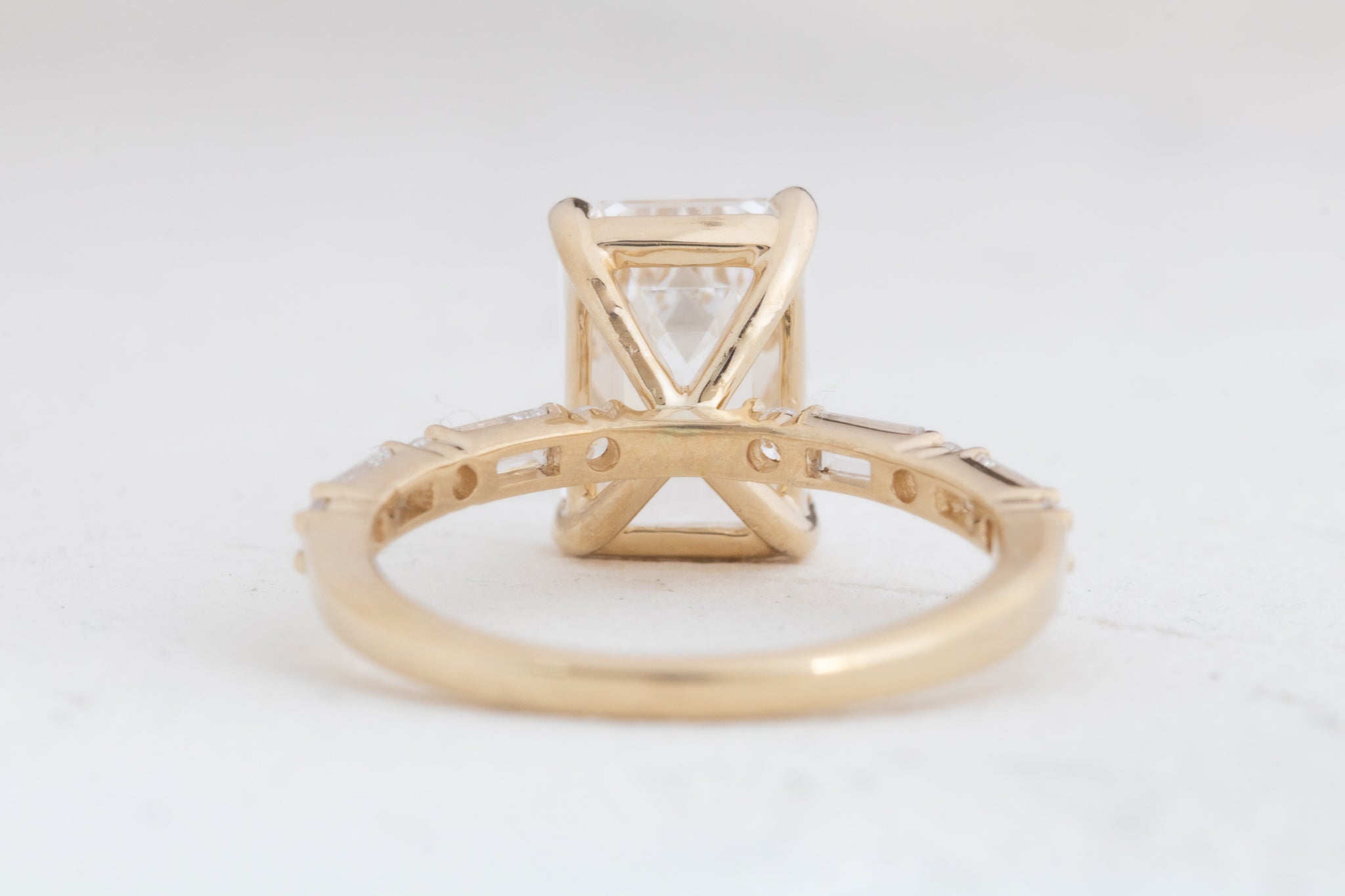 Elara | Emerald Lab Diamond 