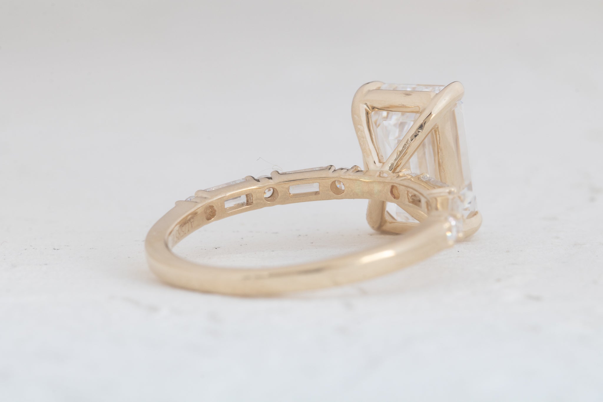 Elara | Emerald Lab Diamond 