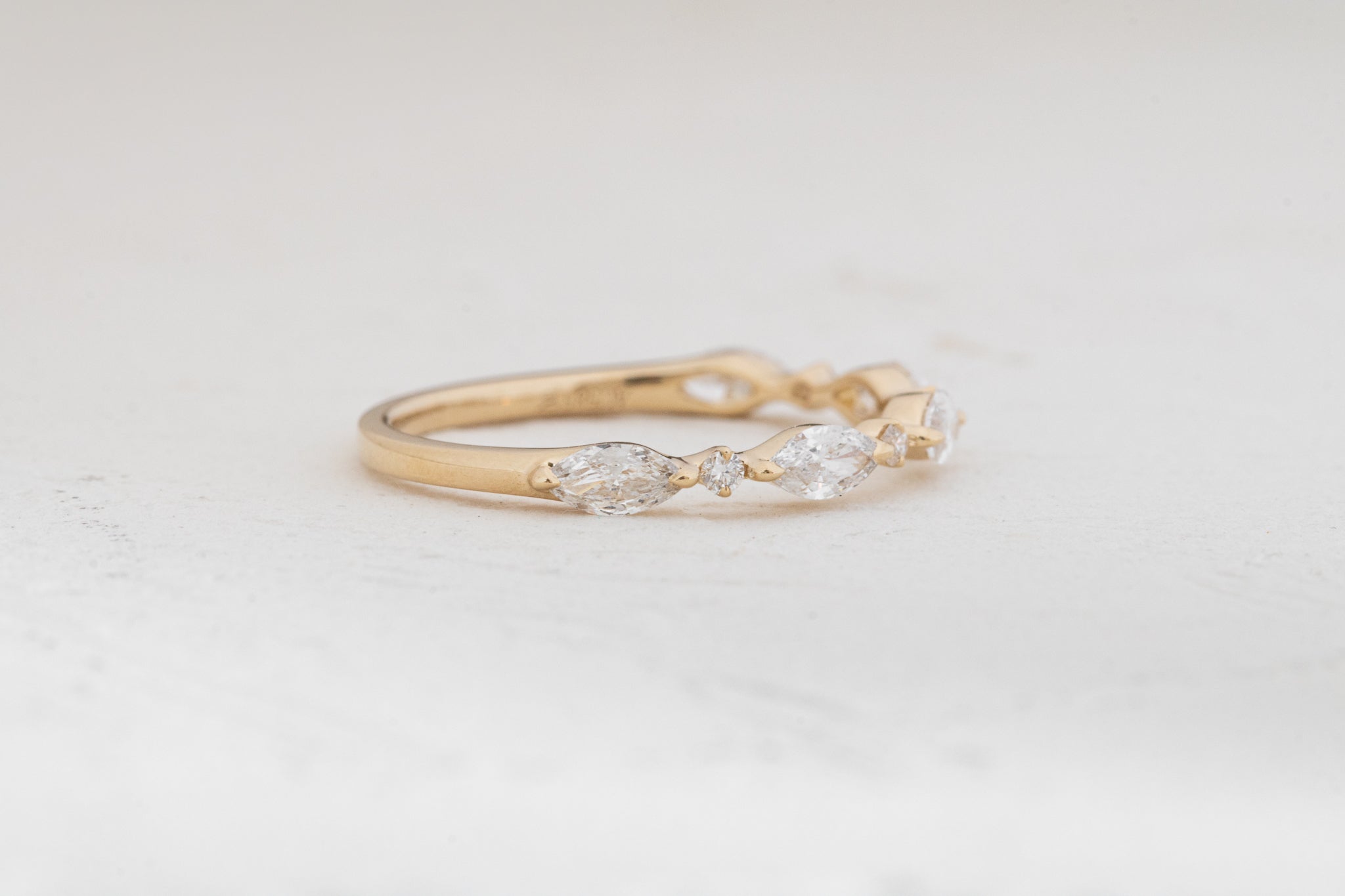 Nova Diamond Band 