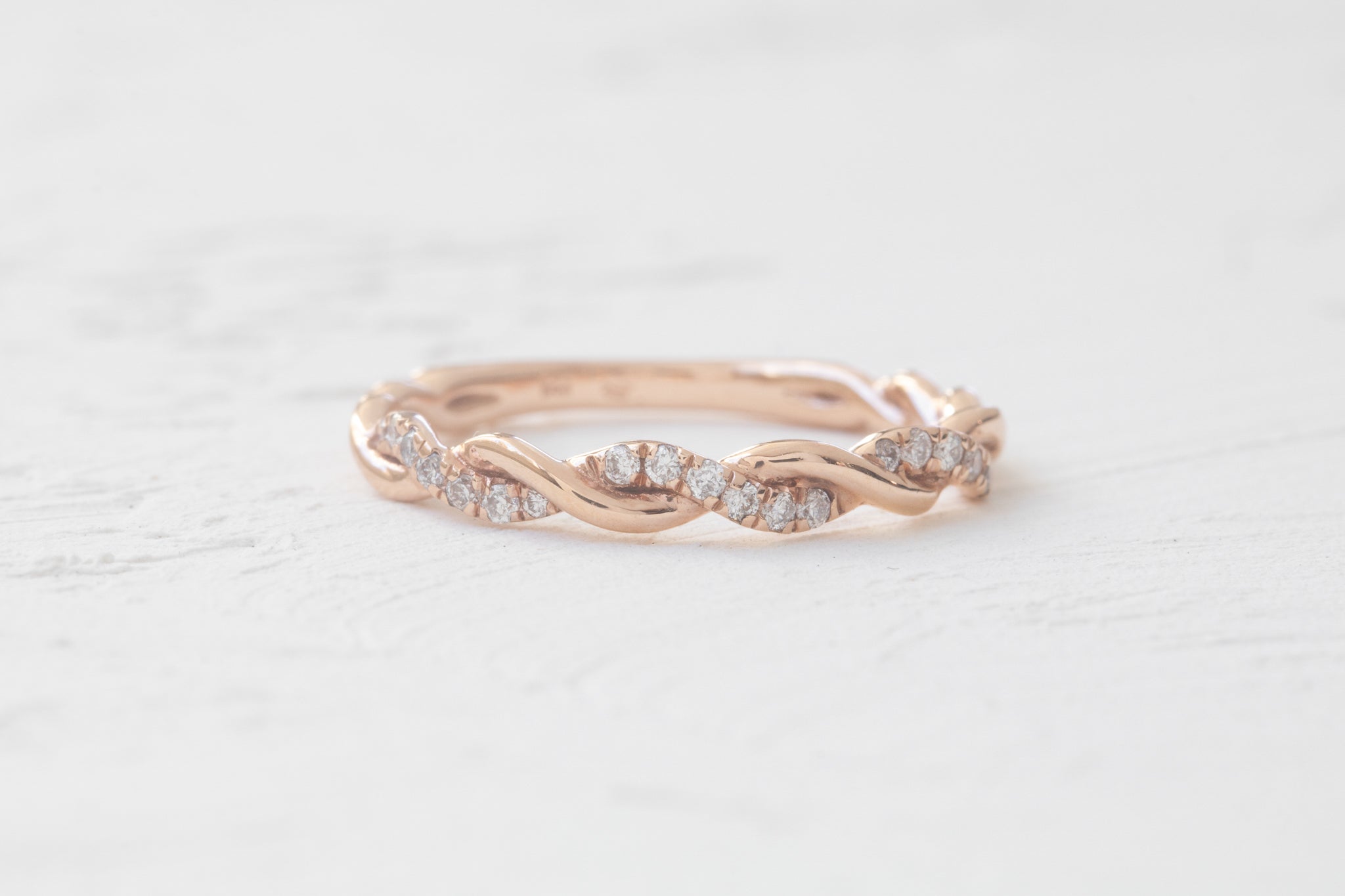 Twisted Diamond Band 